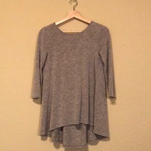 Long quarter sleeve sweater with bow detail